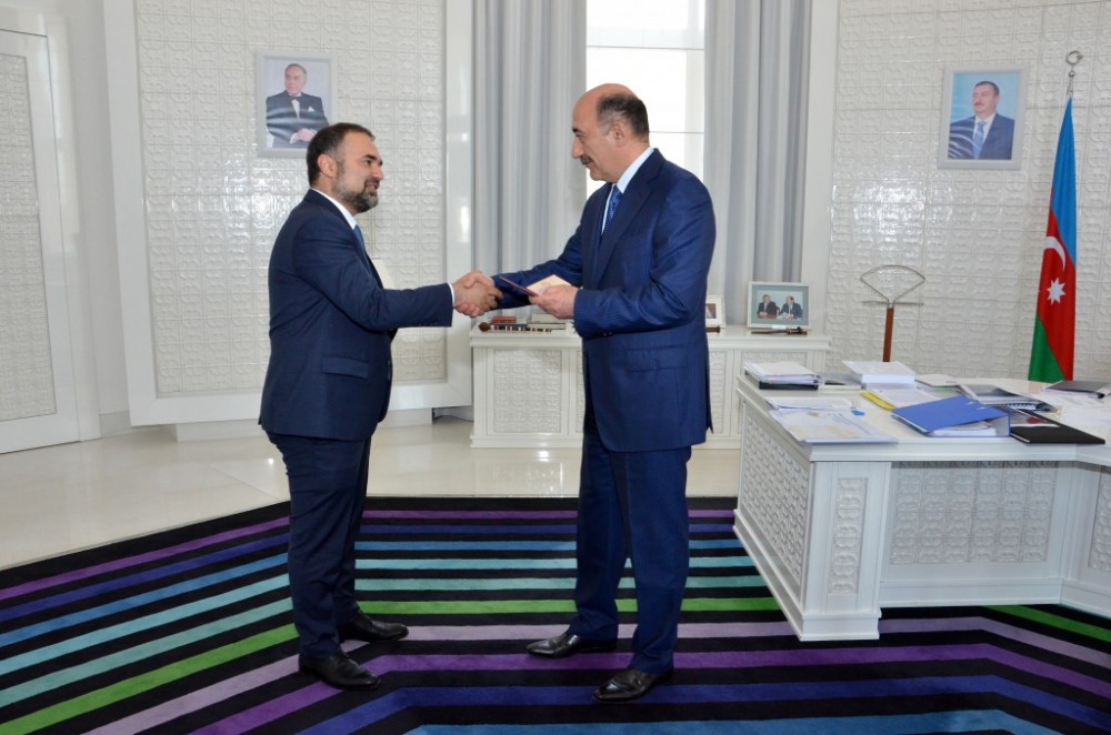 Prezidentin mükafatlarını nazir onlara təqdim etdi - FOTOLAR