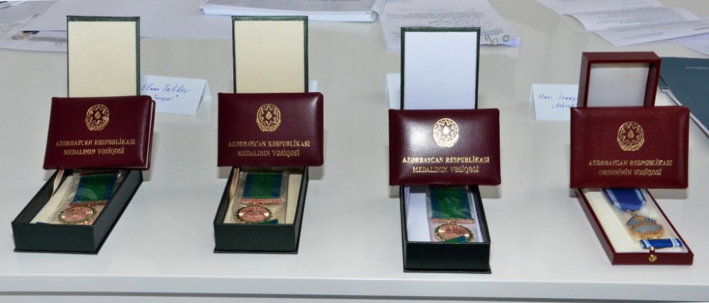 Prezidentin mükafatlarını nazir onlara təqdim etdi - FOTOLAR