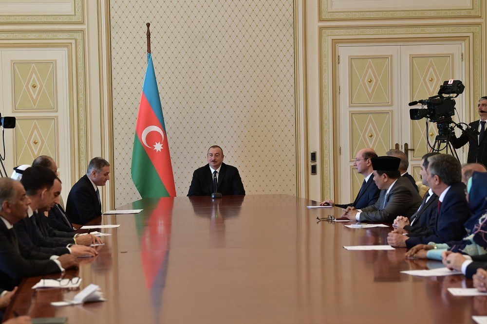 İlham Əliyev müsəlman səfir və diplomatları qəbul etdi - FOTOLAR