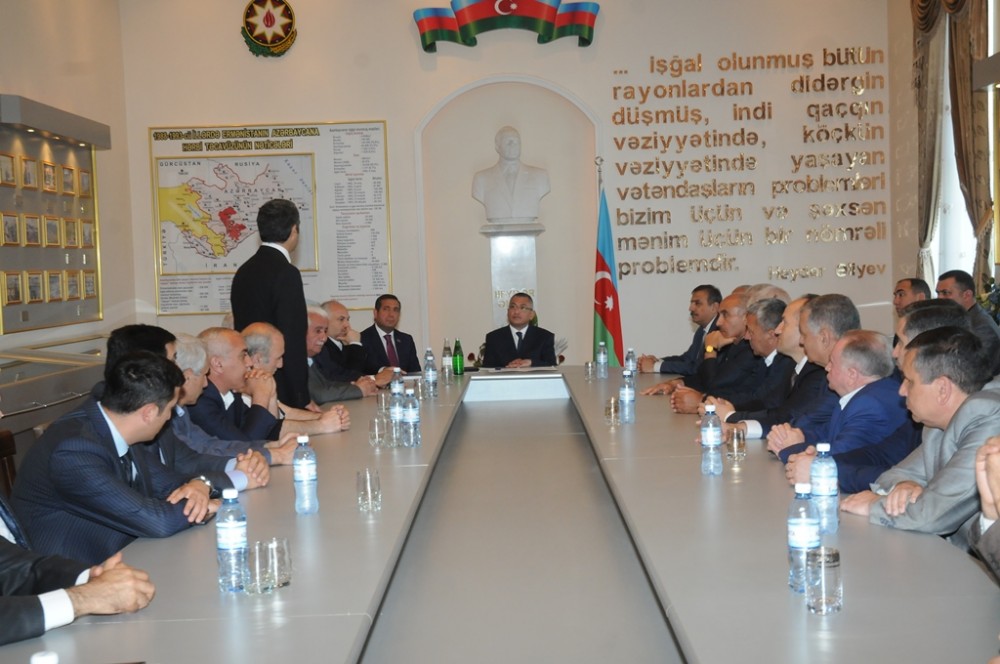 Rövşən Rzayev Laçın sakinlərini komitəyə topladı - FOTOLAR
