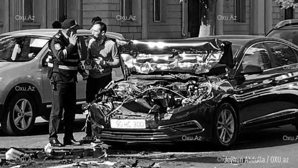 Bakıda “Hyundai” əsgərləri daşıyan maşına çırpıldı - FOTO/VİDEO