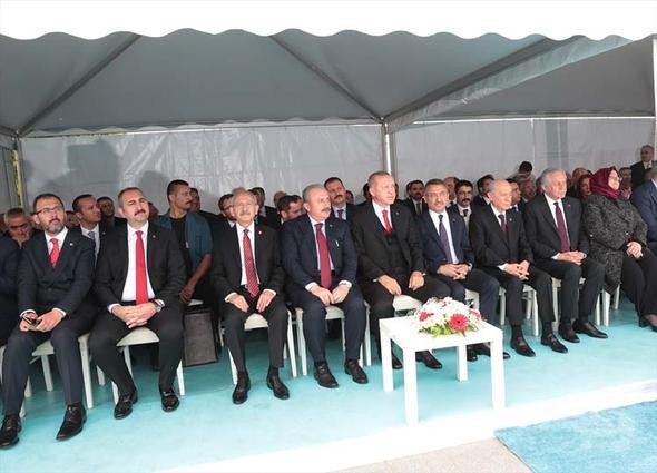 İqtidar və müxalifət bir araya gəldilər - FOTO