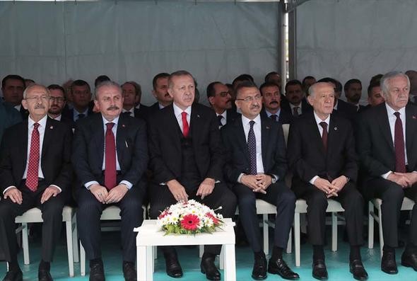 İqtidar və müxalifət bir araya gəldilər - FOTO