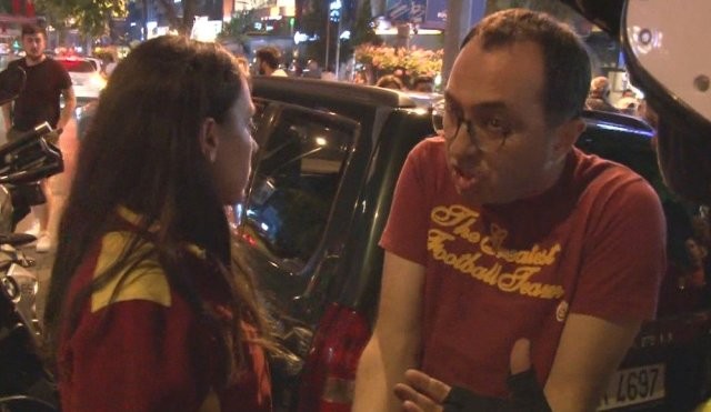 Çempionluğu bayram edən azarkeşlərə hücum olundu - Uşaqlar dəhşət yaşadı (VİDEO)