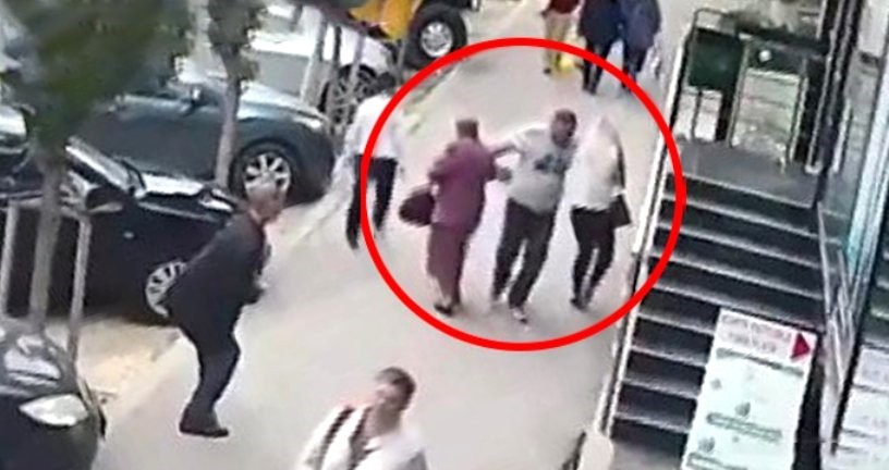 Paytaxtda kişi qadınların sinəsinə vurub... (FOTO+VİDEO)