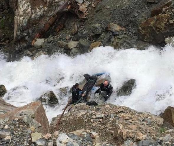 İtkin düşmüş jurnalistin cəsədi tapıldı - FOTO