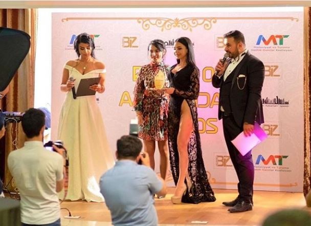 Azərbaycanlı model səhnəyə belə çıxdı - FOTO