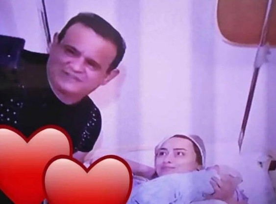 Azərbaycanlı müğənni 54 yaşında yenidən ata oldu - FOTO