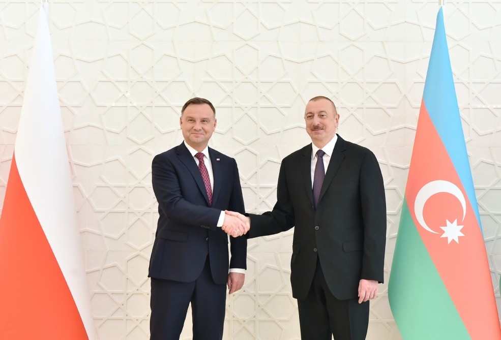 İlham Əliyev Polşa prezidentin belə qarşıladı - FOTOLAR