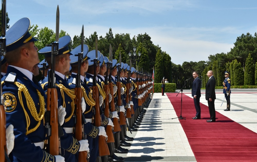 İlham Əliyev Polşa prezidentin belə qarşıladı - FOTOLAR