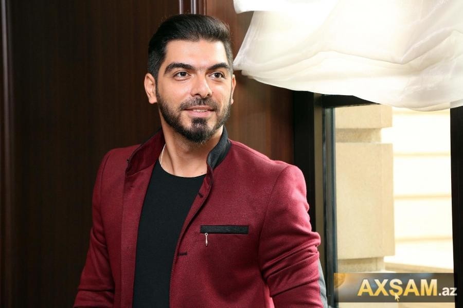 Azərbaycanlı müğənni xanımı ilə ayrılıb, başqasıyla evlənir - FOTO