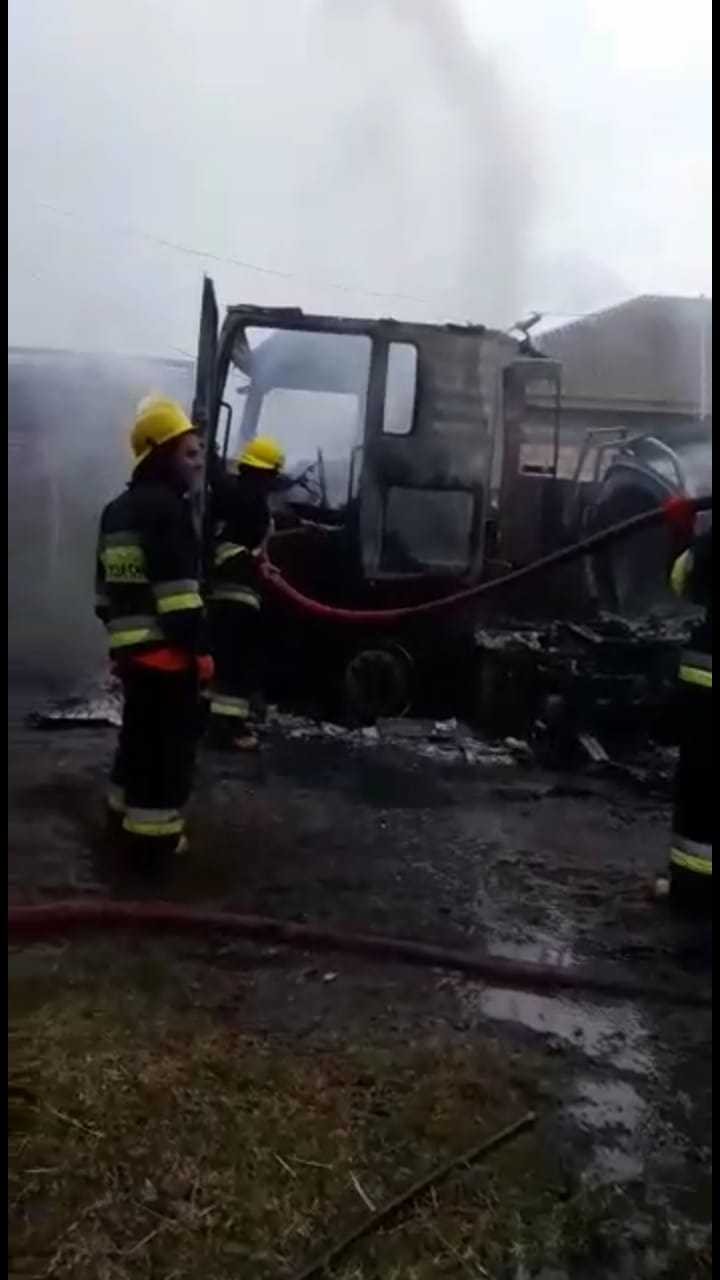 Benzin daşıyan avtomaşın partladı - FOTO