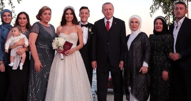 Ərdoğan futbolçunun nikah şahidi oldu - FOTO