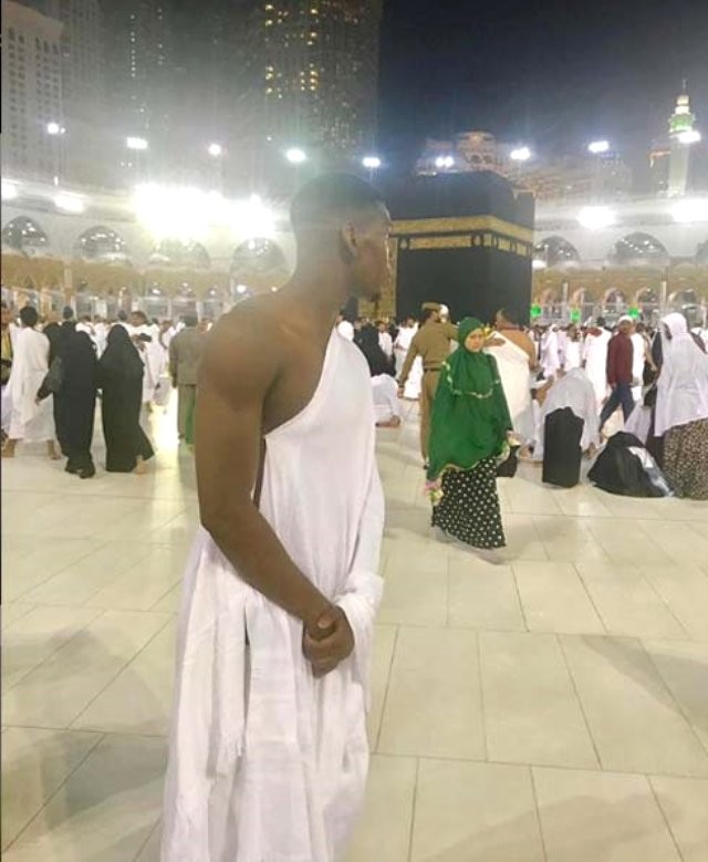 Müsəlman olmaq məni daha yaxşı insan etdi (FOTO+VİDEO)