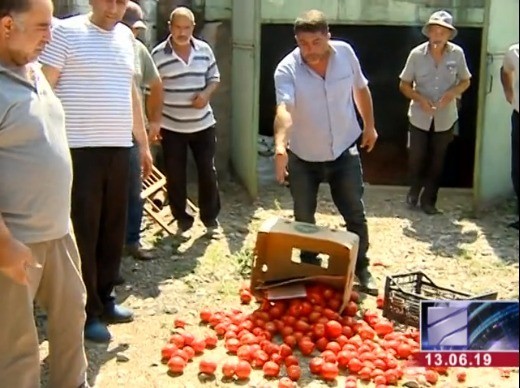 Gürcüstanda azərbaycanlılar etiraz aksiyası keçirdi - FOTO