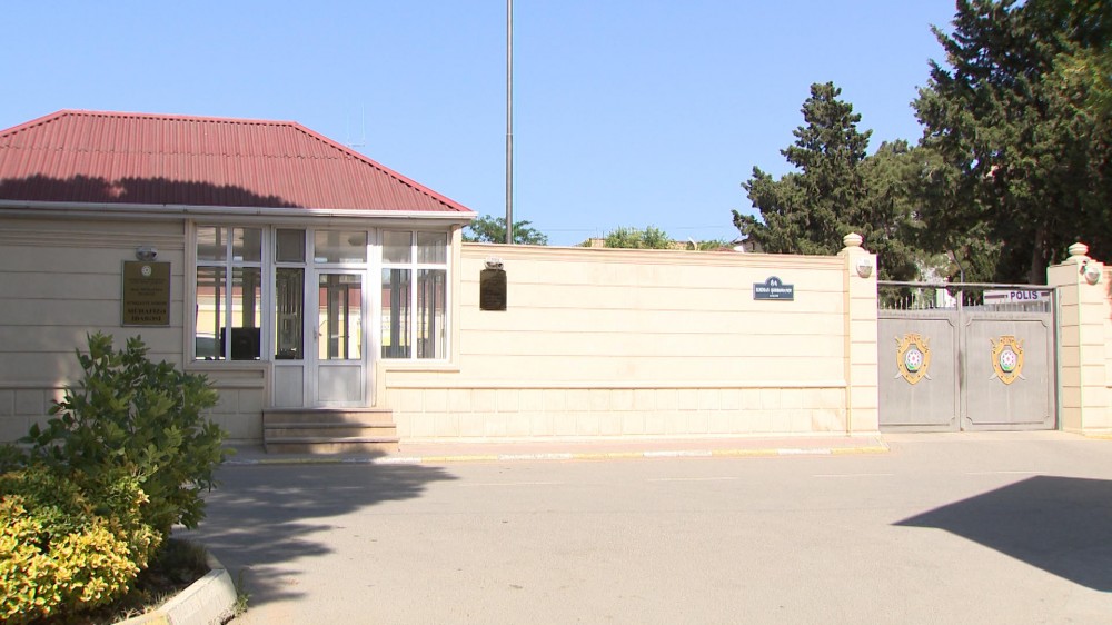 Aptekdən oğurluq edən şəxs hadisə yerində saxlanıldı - Sumqayıtda (FOTO+ VİDEO)