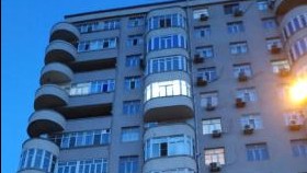 Bakıda yaşlı qadın binadan yıxılaraq dünyasını dəyişdi - FOTO