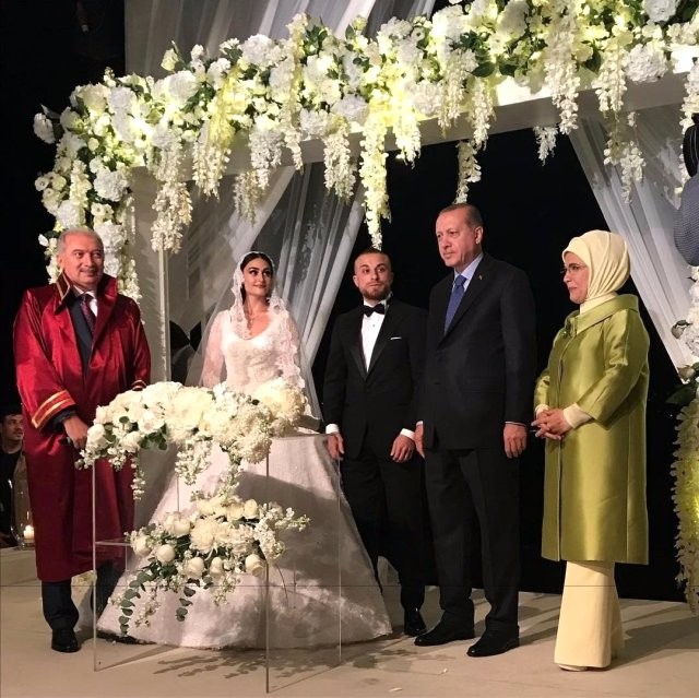 Ərdoğanın nikah şahidi olduğu cütlük boşandı – Səbəbi… (VİDEO)