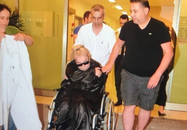 3 günlük ərindən boşanan müğənni acınacaqlı vəziyyətdə - FOTO