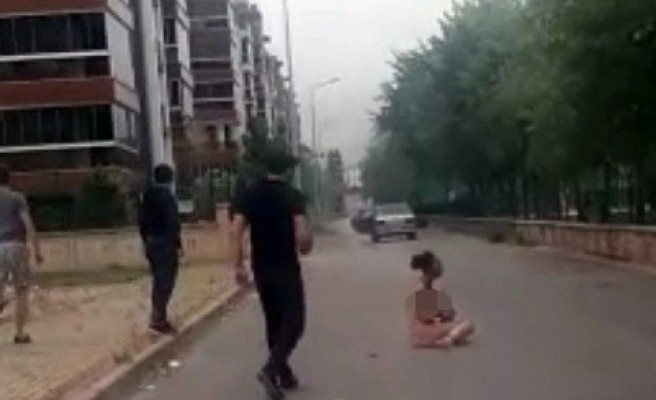 Sevgilisinə od vurdu, çılpaq halda yola atdı - FOTO (VİDEO)