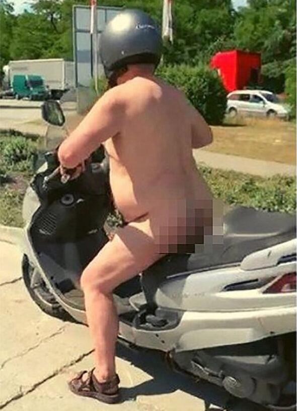İstiyə görə, çılpaq motosiklet sürdü - Polis ona haqq verdi (FOTO)