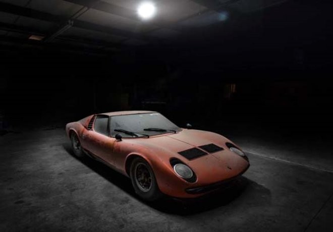 Hərracda orta təmirli ev aldı - Qarajdan "Lamborghini" çıxdı (FOTOLAR)