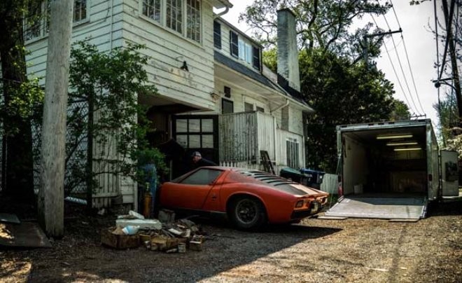 Hərracda orta təmirli ev aldı - Qarajdan "Lamborghini" çıxdı (FOTOLAR)