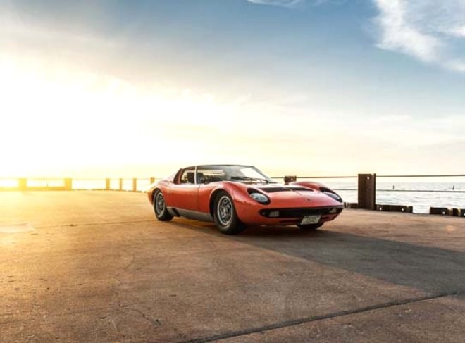 Hərracda orta təmirli ev aldı - Qarajdan "Lamborghini" çıxdı (FOTOLAR)