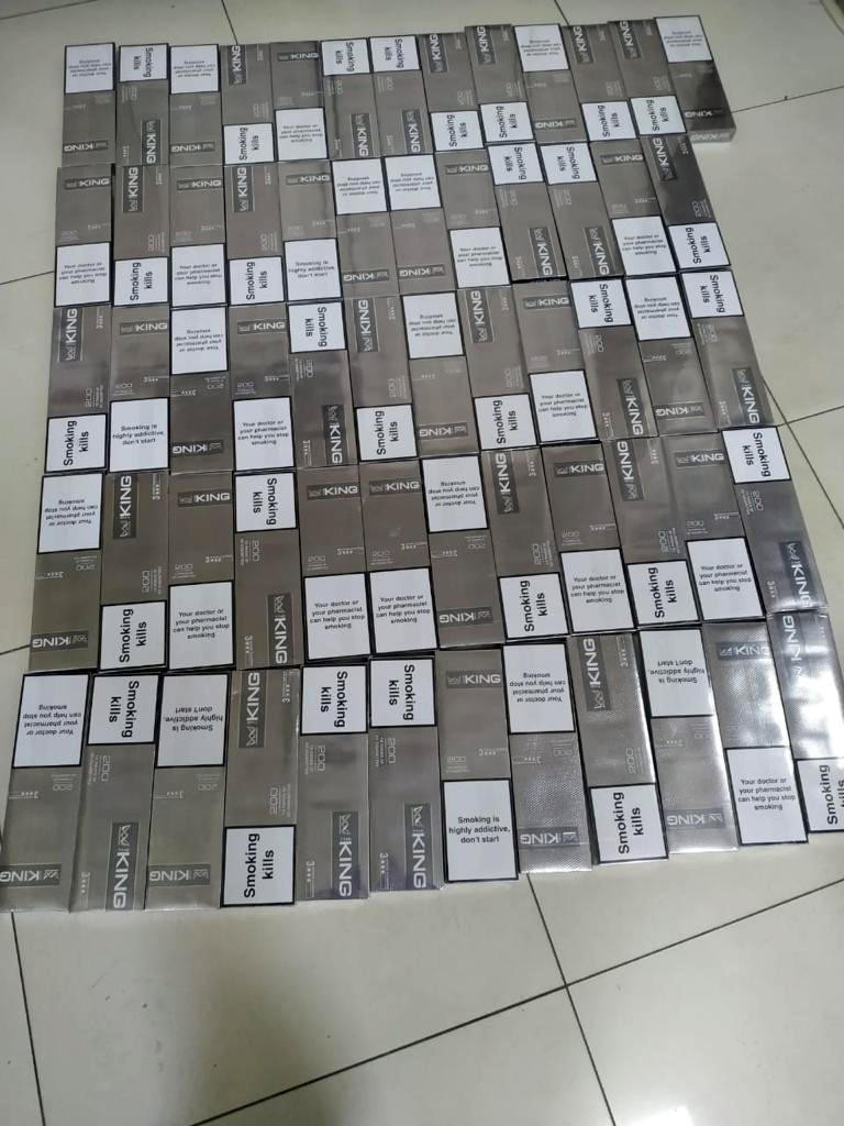 Ölkəyə qanunsuz yolla külli miqdarda siqaret keçirmək istədi - FOTO
