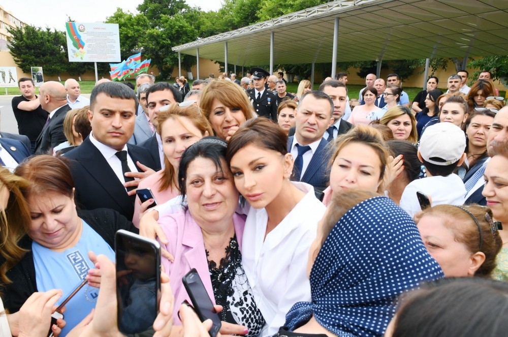 Mehriban Əliyeva əsgərlərin ehtiyata buraxılması mərasimində - FOTOLAR-YENİLƏNİB