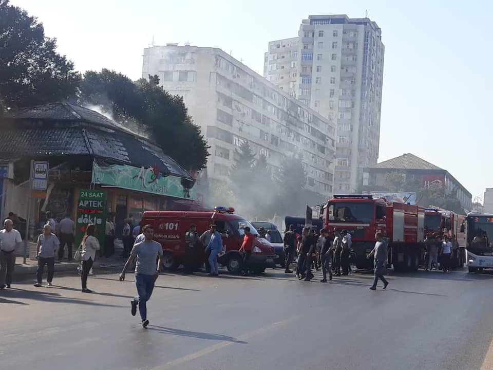 Bakıda gül dükanı yanır - BNA yolla bağlı tədbirlər görür (FOTOLAR)