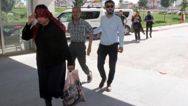Azərbaycanlı bacılar avtomobildə tutuldu - Türkiyədə (FOTO)