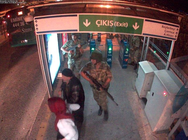 Türkiyədəki 15 iyul hadisəsi ilə bağlı yeni görüntülər - FOTOLAR (VİDEO)