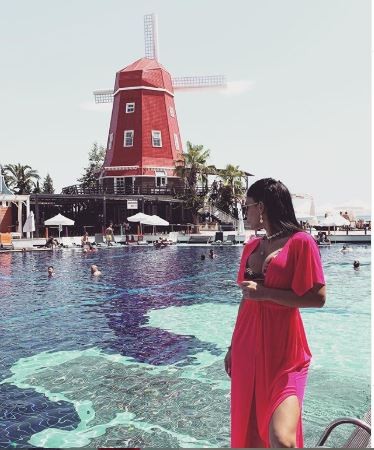 Rəqsanənin qızı bikinidə - FOTO