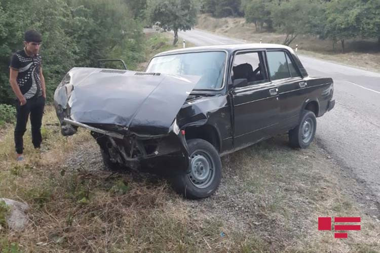 İki avtomobil toqquşdu, çox sayda yaralı var - FOTO