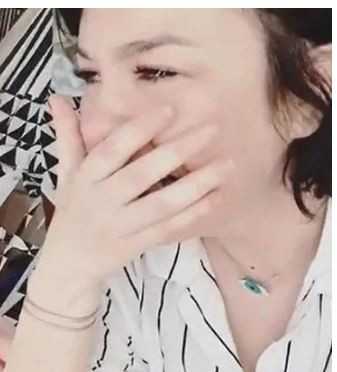 Eskobarın oğlu atasına görə həbs olunan gənc qızı izləməyə başladı - FOTO