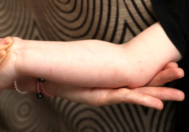 Övladının ağladığını görən ana onun otağına getdi - Gördükləri qarşısında ŞOKA düşdü (FOTOLAR)