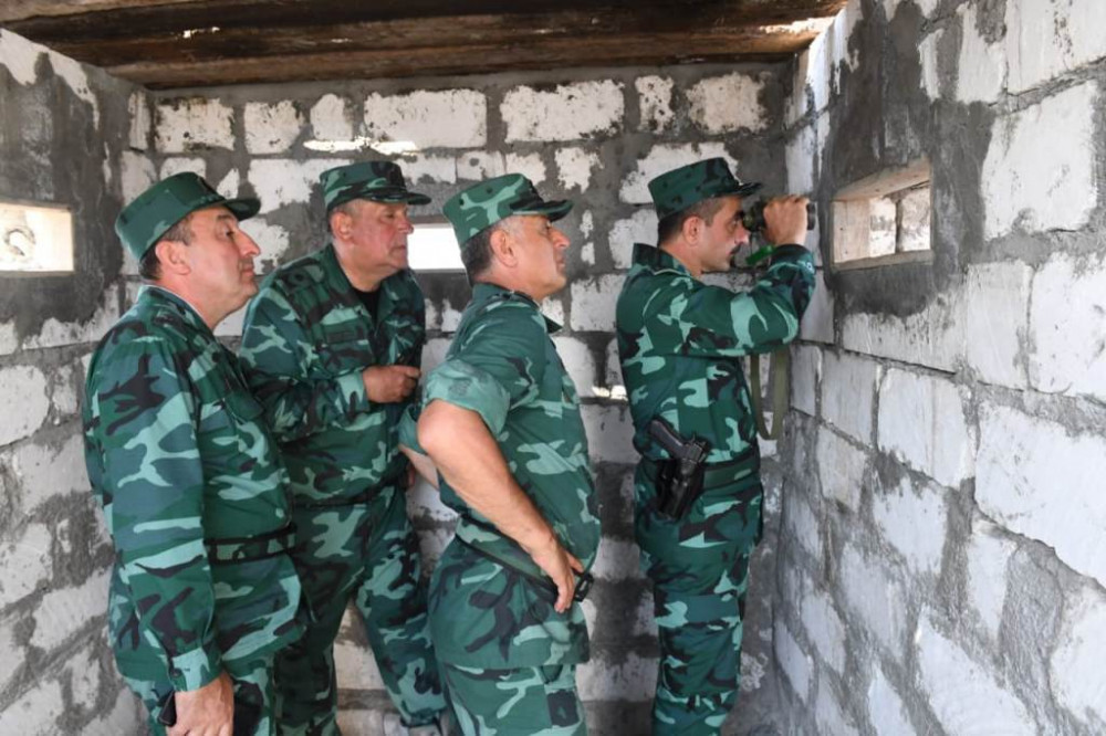 Ermənilər postumuzu atəşə tutdu, əsgərimiz yaralandı - General hadisə yerində