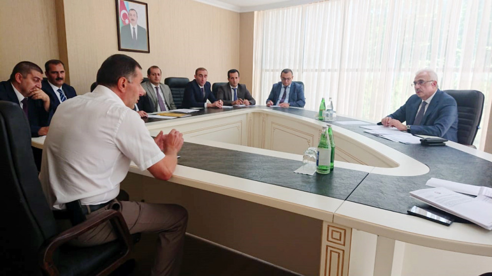 İqtisadiyyat nazirinin müavinləri vətəndaşları qəbul etdi 