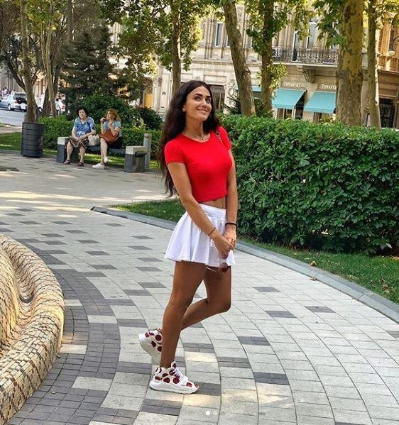 Pərvinin geyimi yenə olay oldu – FOTO