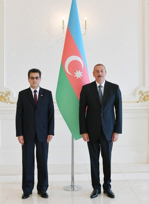 Prezident üç ölkənin yeni səfirlərinin etimadnaməsini qəbul etdi - FOTOLAR