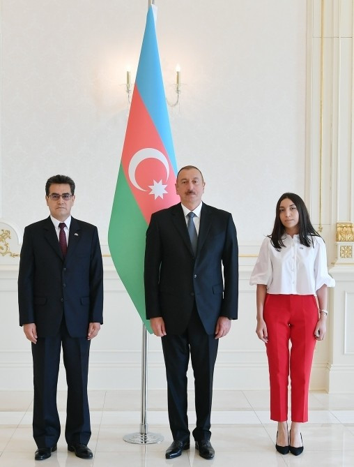 Prezident üç ölkənin yeni səfirlərinin etimadnaməsini qəbul etdi - FOTOLAR