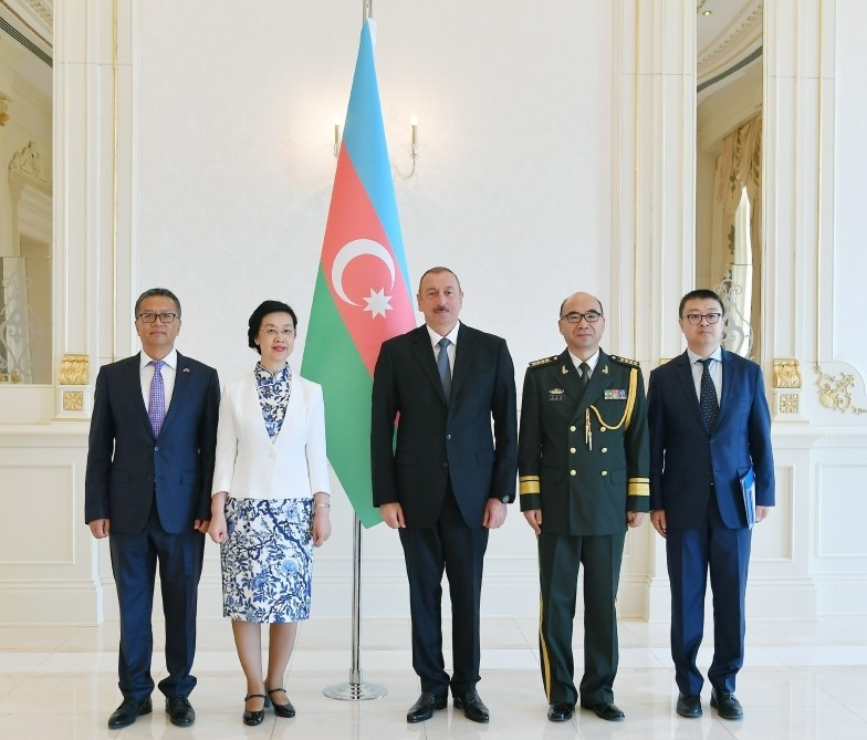 Prezident Çinin yeni səfirinin etimadnaməsini qəbul etdi 