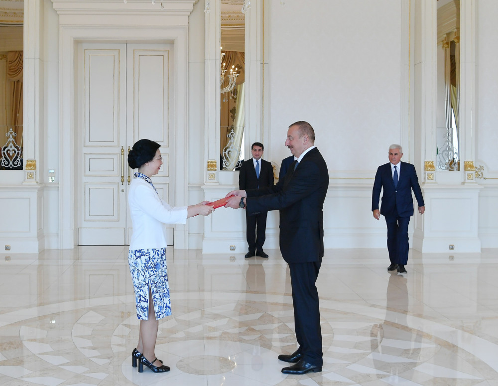 Prezident Çinin yeni səfirinin etimadnaməsini qəbul etdi 