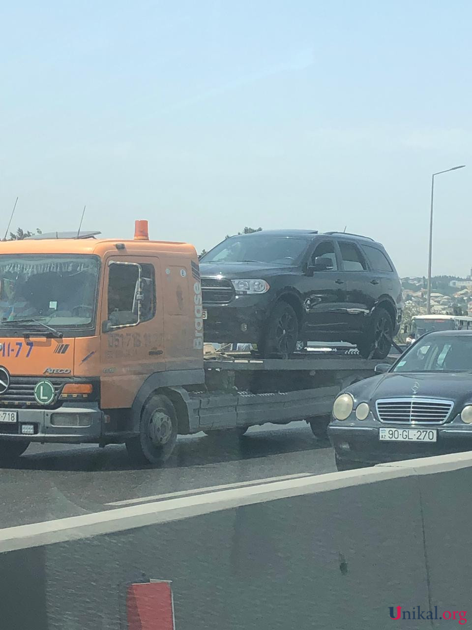 Bakıda qəza - Yaralanan var (FOTO)
