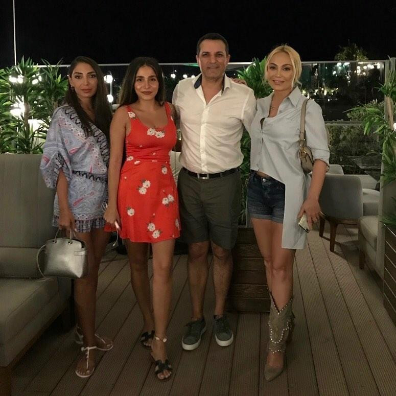 Nura Suri Türkiyənin ən eşqbaz kişi müğənnisi ilə görüşdü - FOTO