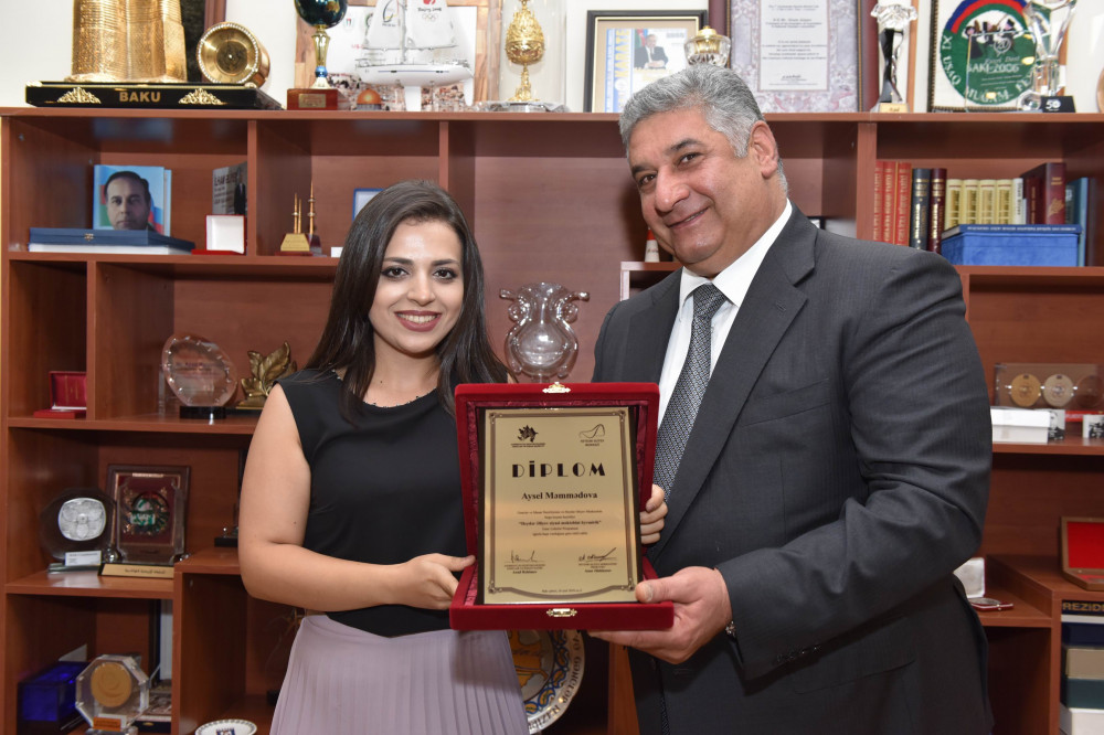 Gənc Liderlər Proqramının 2019-cu il üçün məzunları mükafatlndırıldı - FOTOLAR