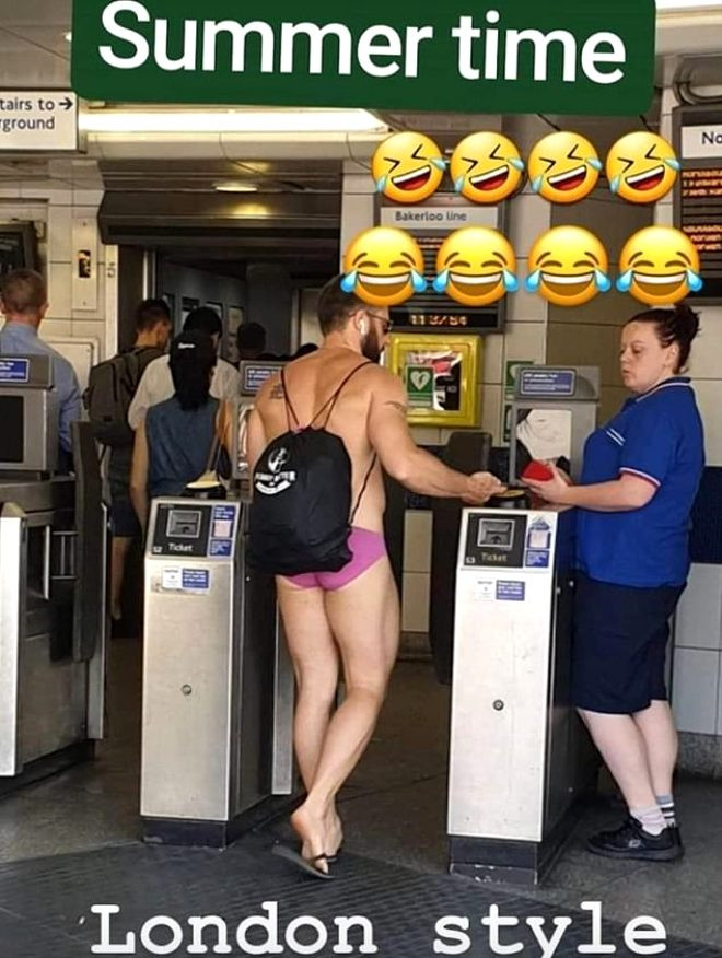 Metroya alt paltarı ilə mindi - FOTO