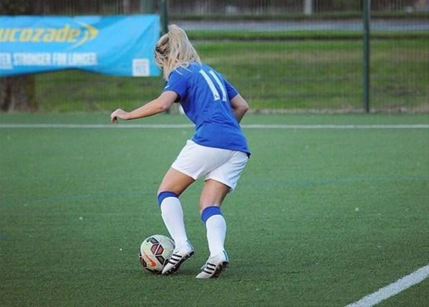 Cazibədar futbolçu xanımın FOTOLARI
