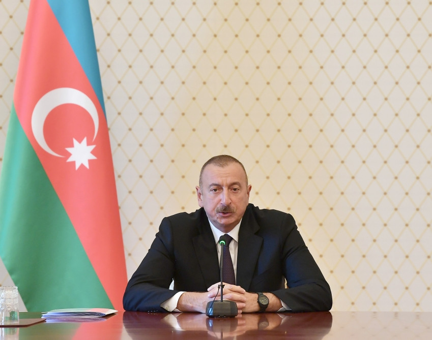 İlham Əliyev müşavirə keçirdi 